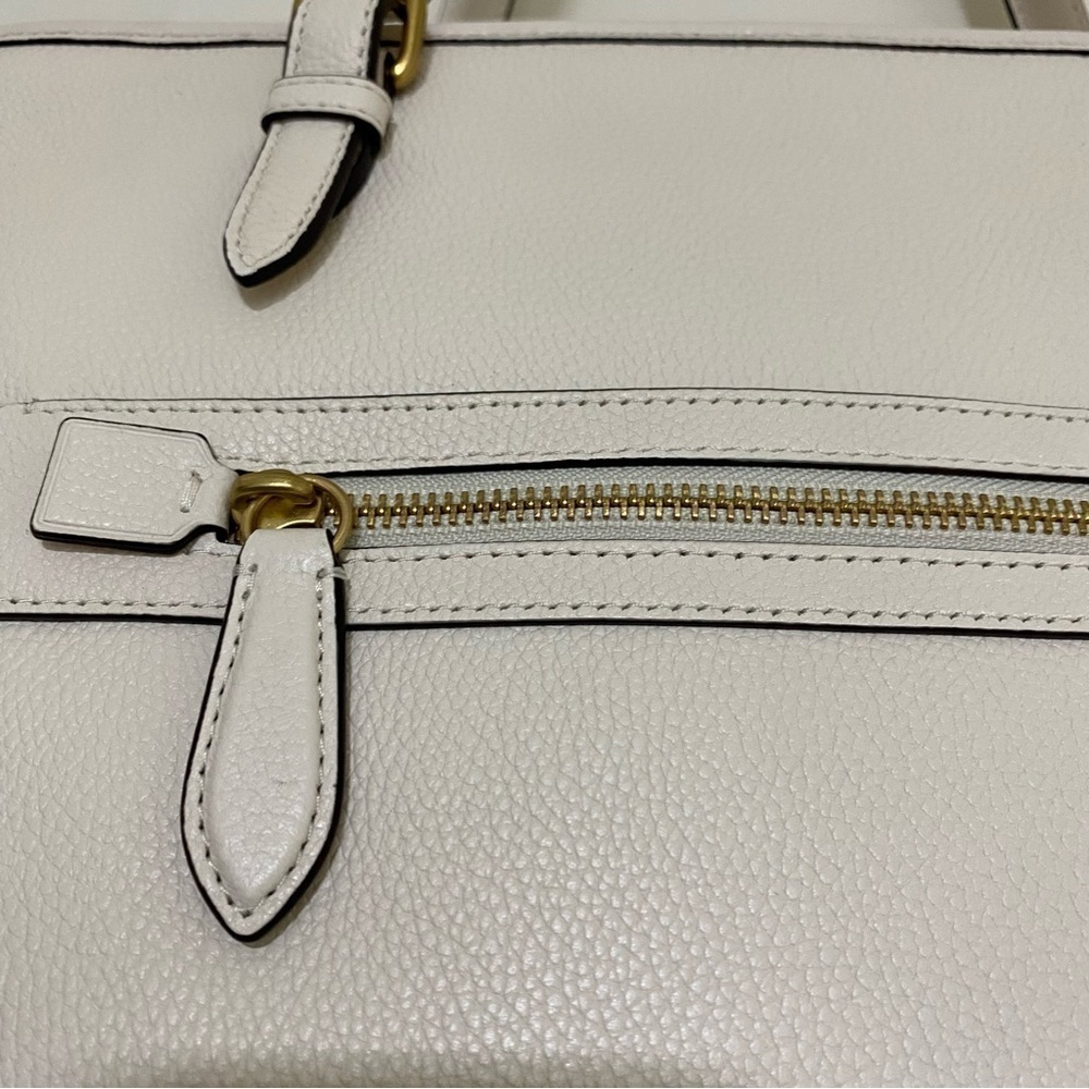 $325 NEW! COACH Luxe Pebbled Leather Medium Taylor Tote in Chalk - Picture 9 of 11